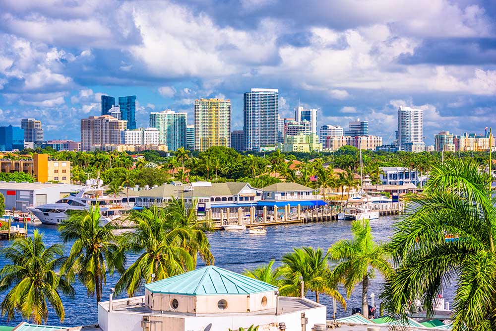 Homes on intracoastal waterway in Ft Lauderdale